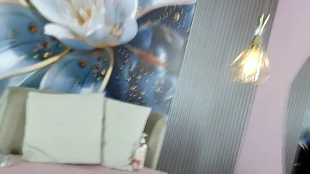 Snapshot of rouxinferno_cr chatting on February 24, 3:15 am rouxinferno cr online show from February 24, 3:15 am