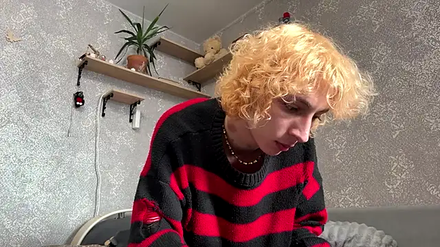 Snapshot of Fred_bucks chatting on February 20, 8:05 am Fred bucks online show from February 20, 8:05 am