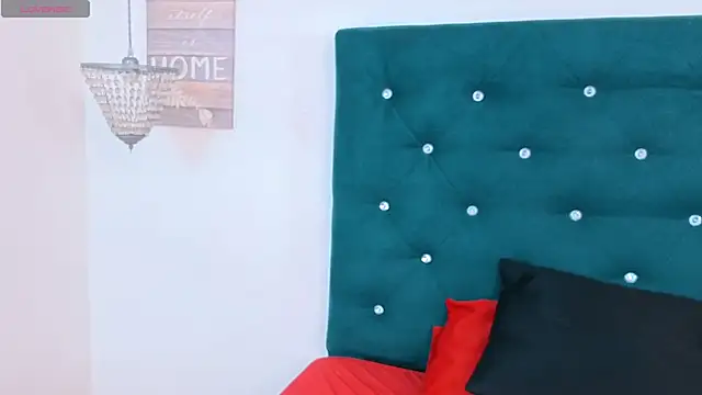 meganrousx online show from May 2, 1:38 pm