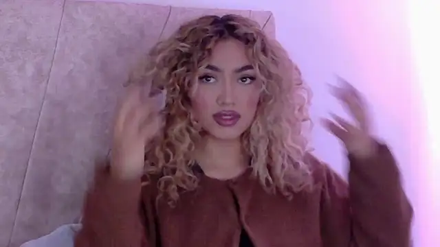 Snapshot of Maddy_Beluci chatting on June 26, 1:10 am Maddy Beluci online show from June 26, 1:10 am