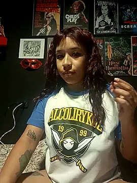 Snapshot of GingerLara chatting on February 25, 2:21 am GingerLara online show from February 25, 2:21 am