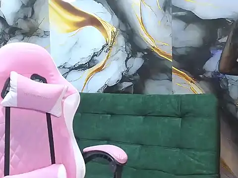 Snapshot of _weird_sativa chatting on February 20, 4:53 am weird sativa online show from February 20, 4:53 am