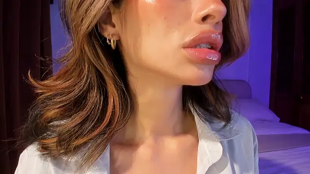 ConnieDeep online show from March 9, 9:35 am