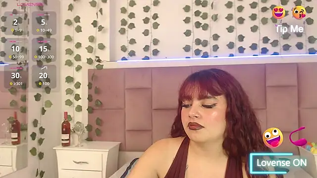 CarolRousee online show from April 16, 9:39 pm