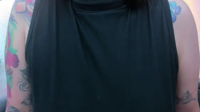 Snapshot of violet_scott_ chatting on February 10, 1:04 pm violet scott online show from February 10, 1:04 pm