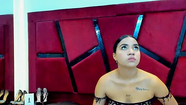 MiaWolton online show from March 15, 7:20 pm