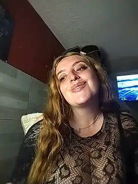 Snapshot of Deimoonblack26 chatting on June 23, 1:36 am Deimoonblack26 online show from June 23, 1:36 am