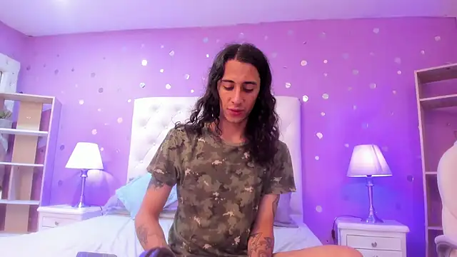 Snapshot of Goldentemptation_ chatting on February 22, 1:20 pm Goldentemptation online show from February 22, 1:20 pm