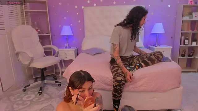 Goldentemptation  online show from March 13, 8:04 pm