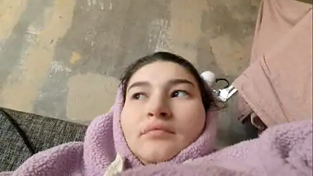 Snapshot of JessieLegend chatting on February 6, 7:45 am JessieLegend online show from February 6, 7:45 am