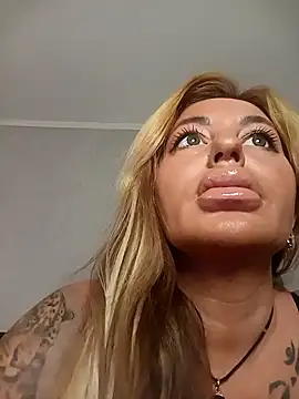 MiaMooly online show from October 24, 3:08 pm