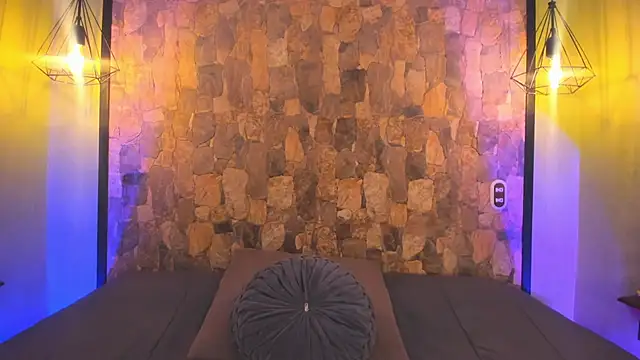 Snapshot of Elizabeth_Ferrer chatting on February 13, 7:10 pm Elizabeth Ferrer online show from February 13, 7:10 pm