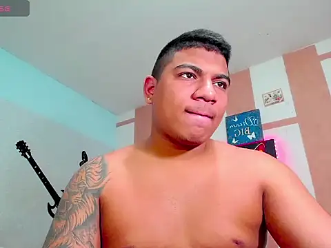 Snapshot of BradKamil chatting on February 12, 3:23 am BradKamil online show from February 12, 3:23 am