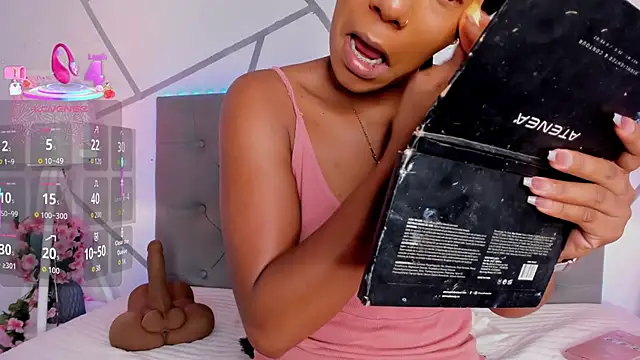 Snapshot of Khloe_Rosee chatting on February 12, 7:20 pm Khloe Rosee online show from February 12, 7:20 pm