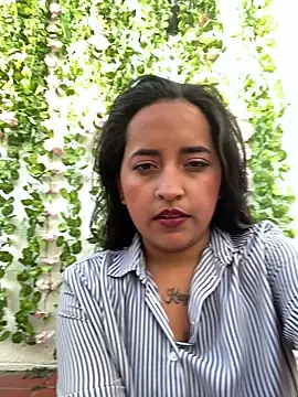 Snapshot of Annie_Alicee chatting on March 4, 12:00 pm Annie Alicee online show from March 4, 12:00 pm