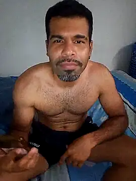 Snapshot of thom_1 chatting on February 3, 8:47 pm thom 1 online show from February 3, 8:47 pm