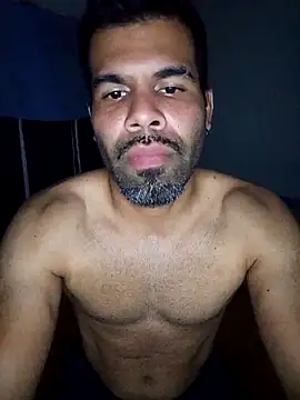 Snapshot of thom_1 chatting on February 9, 2:37 am thom 1 online show from February 9, 2:37 am