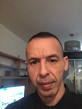 Snapshot of creativeX chatting on February 8, 11:41 pm creativeX online show from February 8, 11:41 pm