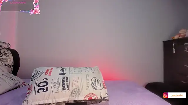 Snapshot of Sharlottee__ chatting on February 25, 10:47 am Sharlottee online show from February 25, 10:47 am