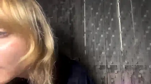 Snapshot of LedAffinity chatting on February 10, 11:36 am LedAffinity online show from February 10, 11:36 am