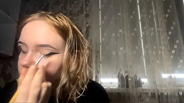 Snapshot of LedAffinity chatting on February 25, 7:40 am LedAffinity online show from February 25, 7:40 am