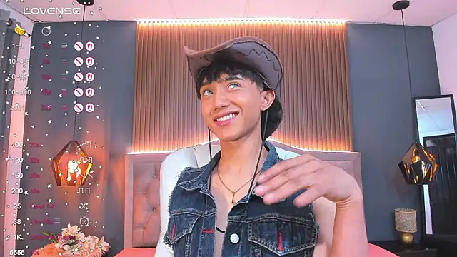 Snapshot of Noa_03 chatting on February 4, 1:06 pm Noa 03 online show from February 4, 1:06 pm