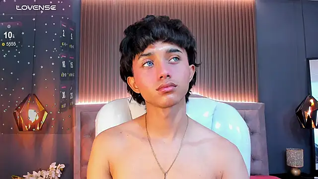 Snapshot of Noa_03 chatting on February 11, 1:49 pm Noa 03 online show from February 11, 1:49 pm