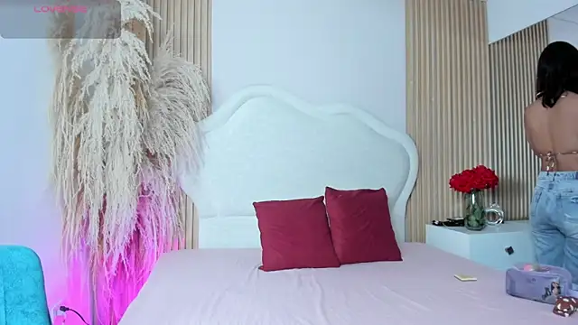 Snapshot of rebeca_taylor chatting on February 6, 3:22 am rebeca taylor online show from February 6, 3:22 am