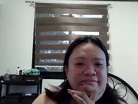 Snapshot of yummychubby29 chatting on February 11, 8:30 am yummychubby29 online show from February 11, 8:30 am