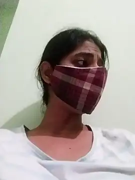 Snapshot of Kitti-Sharma chatting on April 7, 11:10 am Kitti-Sharma online show from April 7, 11:10 am