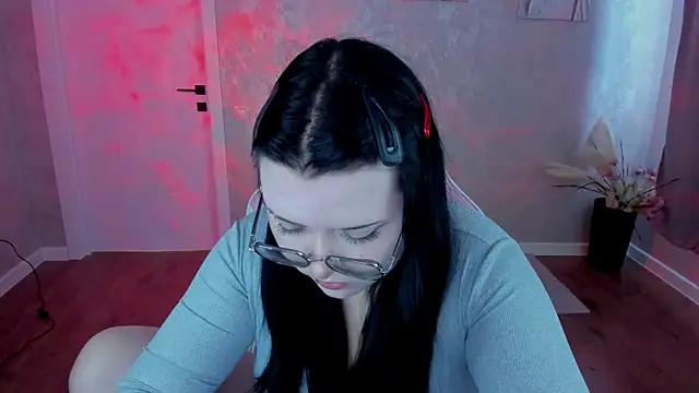 Kira G0ld online show from March 31, 1:07 am