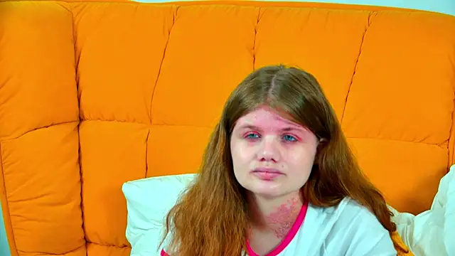 ChloeHalses online show from May 30, 4:15 pm