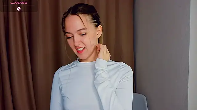 Snapshot of SupakuChan chatting on February 14, 8:49 pm SupakuChan online show from February 14, 8:49 pm