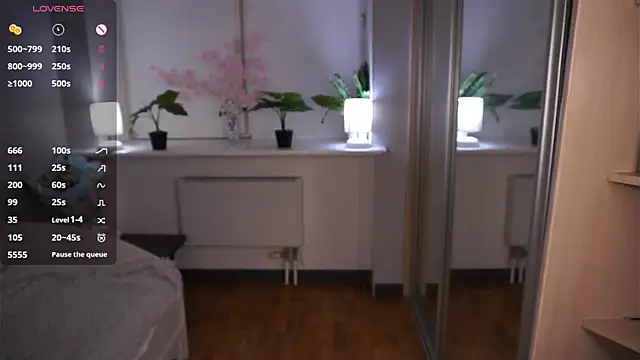 Snapshot of HannaHayles chatting on April 1, 5:10 pm HannaHayles online show from April 1, 5:10 pm