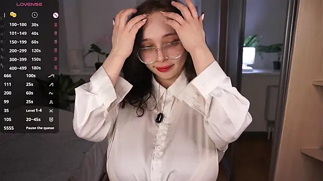 Snapshot of HannaHayles chatting on April 4, 5:10 pm HannaHayles online show from April 4, 5:10 pm