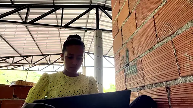 KayleenStoyanoff online show from February 20, 1:33 pm