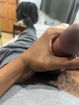 Snapshot of youngsterSA223 chatting on February 15, 11:12 pm youngsterSA223 online show from February 15, 11:12 pm