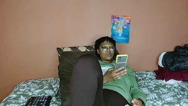Snapshot of ForeverSexy_ chatting on June 24, 5:12 pm ForeverSexy online show from June 24, 5:12 pm
