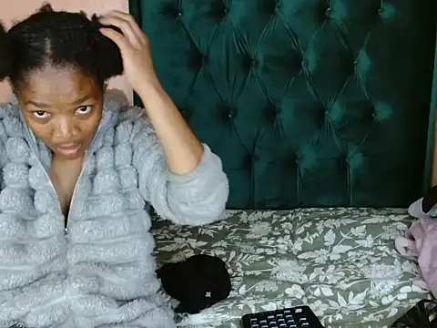 Snapshot of ForeverSexy_ chatting on July 16, 6:52 am ForeverSexy online show from July 16, 6:52 am