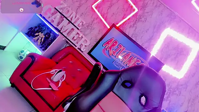 Maddye Fox online show from March 19, 7:40 pm