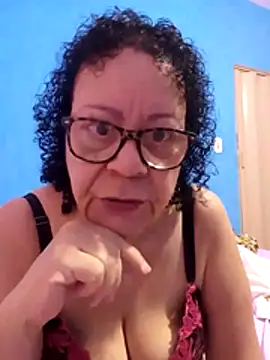 Snapshot of Luach chatting on February 5, 11:37 am Luach online show from February 5, 11:37 am