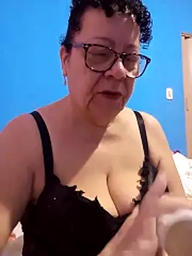 Snapshot of Luach chatting on February 9, 8:57 pm Luach online show from February 9, 8:57 pm