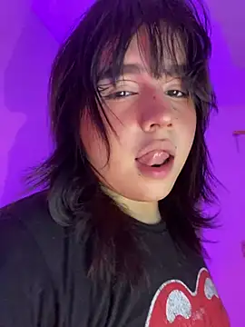 Daniellesins1 online show from May 17, 2:09 am
