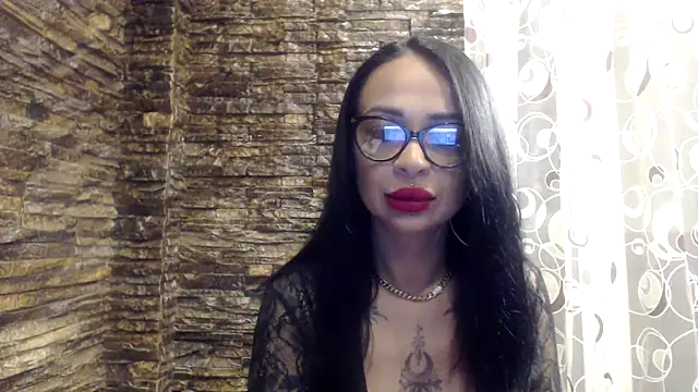 Snapshot of BrianaBloom chatting on April 20, 6:53 pm BrianaBloom online show from April 20, 6:53 pm