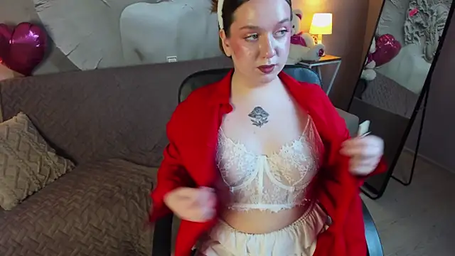 Snapshot of RachelDiRose chatting on February 15, 7:51 am RachelDiRose online show from February 15, 7:51 am