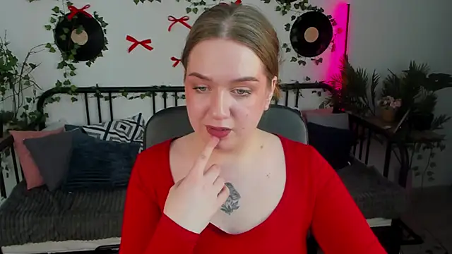 Snapshot of RachelDiRose chatting on February 25, 3:54 pm RachelDiRose online show from February 25, 3:54 pm