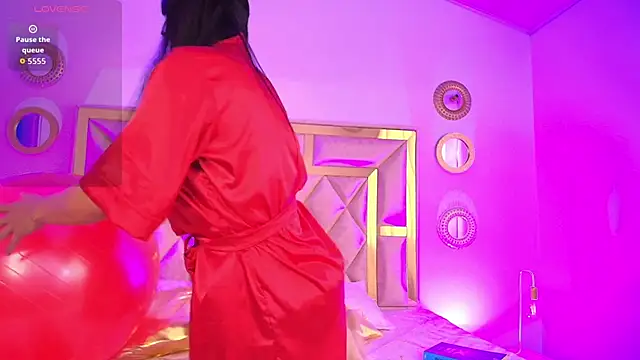 Snapshot of Emma_Sanz__ chatting on February 10, 12:31 pm Emma Sanz online show from February 10, 12:31 pm