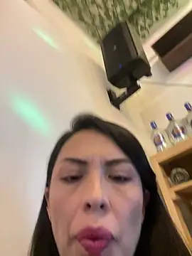 Snapshot of Emma_Sanz__ chatting on February 20, 1:35 am Emma Sanz online show from February 20, 1:35 am