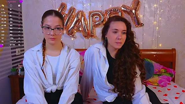 MelanieTwice online show from February 17, 11:40 am