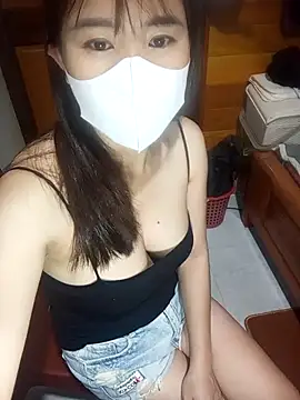 Snapshot of Yui-Ch1682 chatting on February 25, 11:58 pm Yui-Ch1682 online show from February 25, 11:58 pm